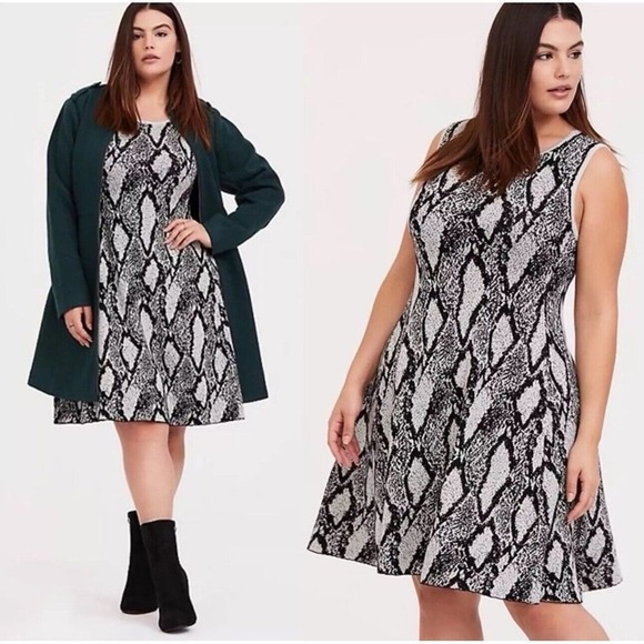 torrid Dresses & Skirts - Torrid Women Dress Black Snakeskin Sweater Knit Trapeze Mini Sleeveless READ